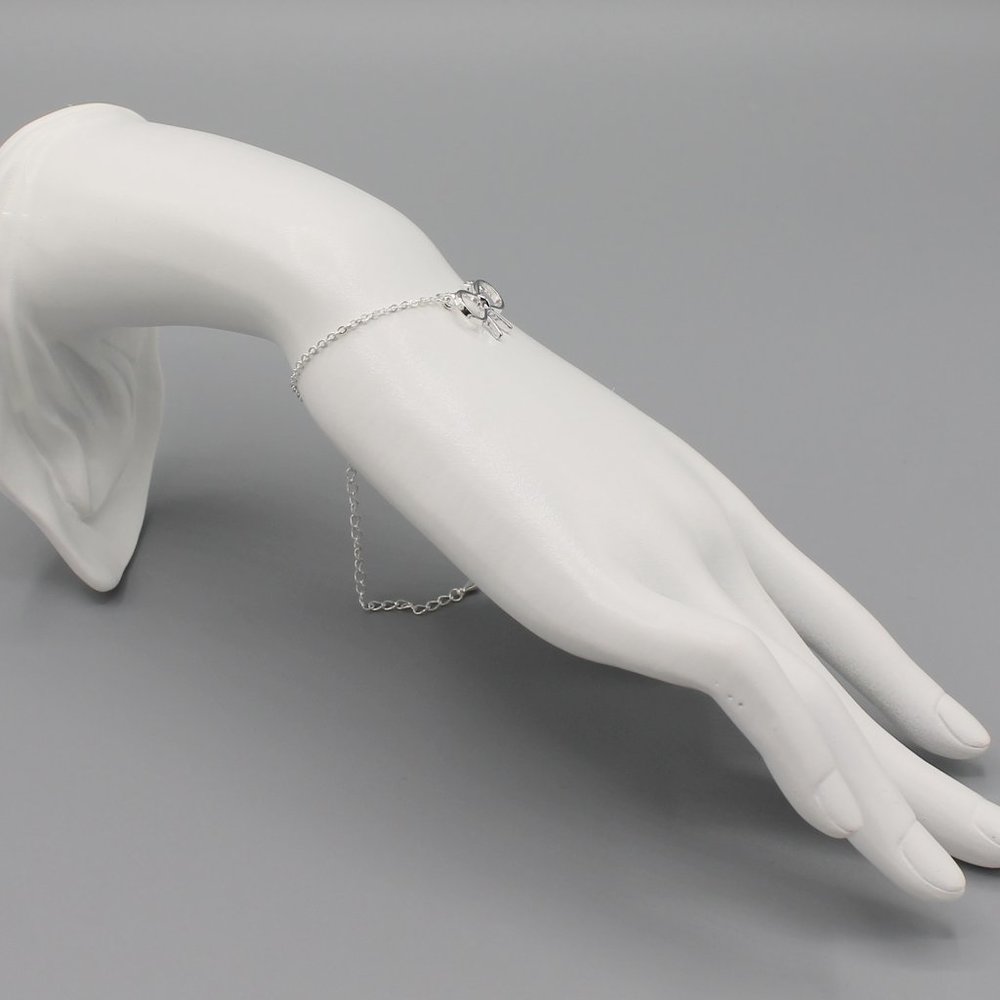 Jewelry bracelet bow cute adorable silver tone dainty minimalist fashion new - Picture 3 of 5